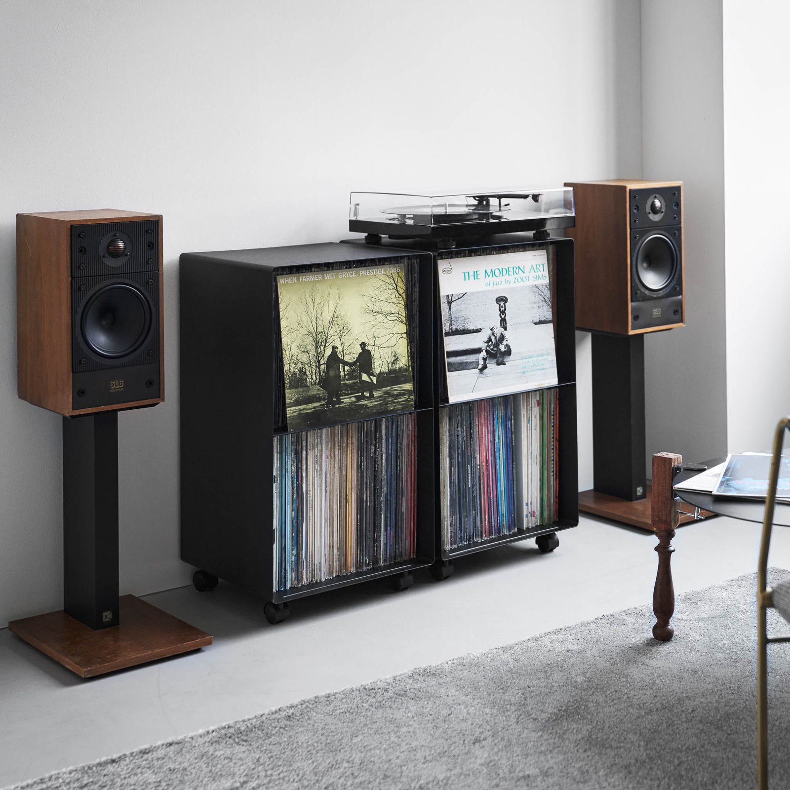2-stöckiges Schallplatten-Regal mit Rollen TOWER schwarz