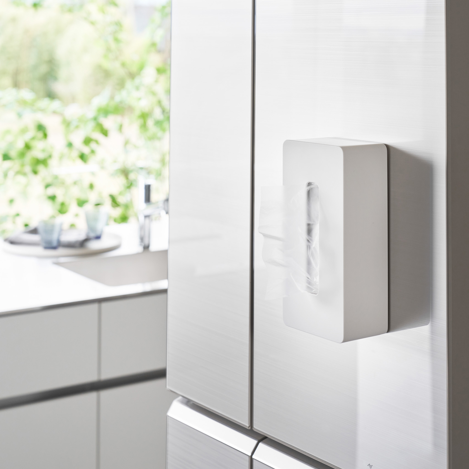 TOWER Klebehaken-Taschentuchbox weiss