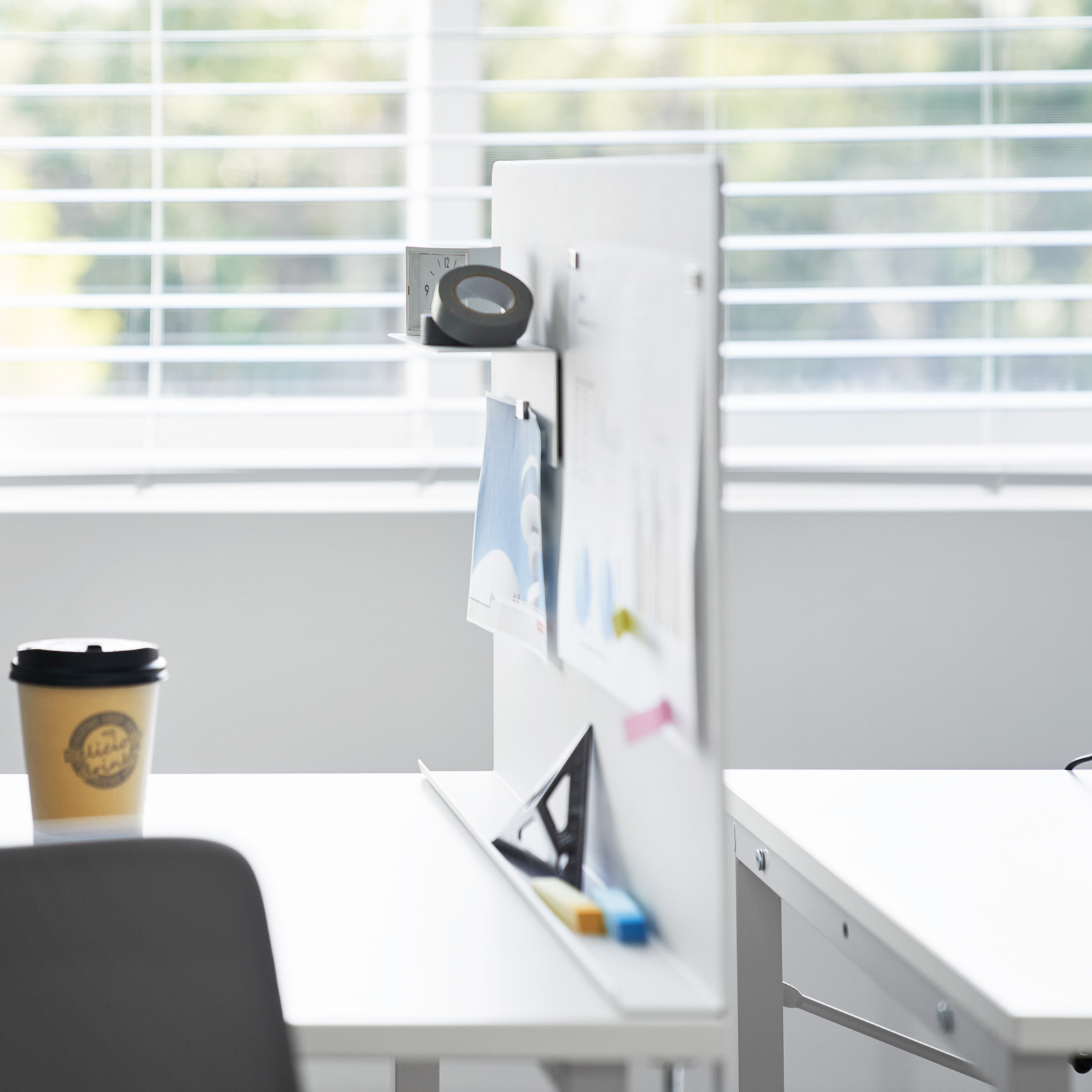 Magnetwand für den Schreibtisch TOWER weiss
