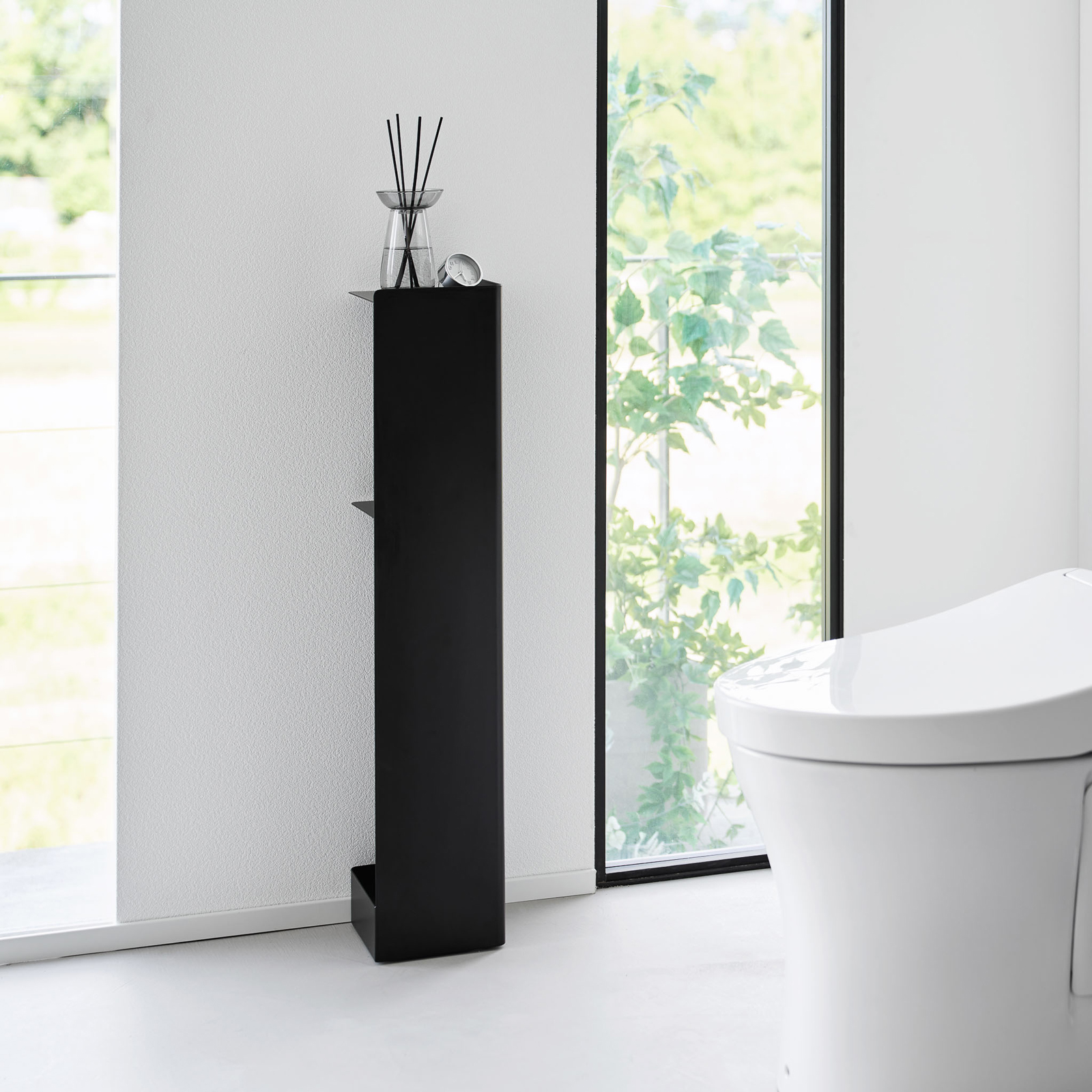 TOWER Toilettenpapierhalter mit Rollen schwarz
