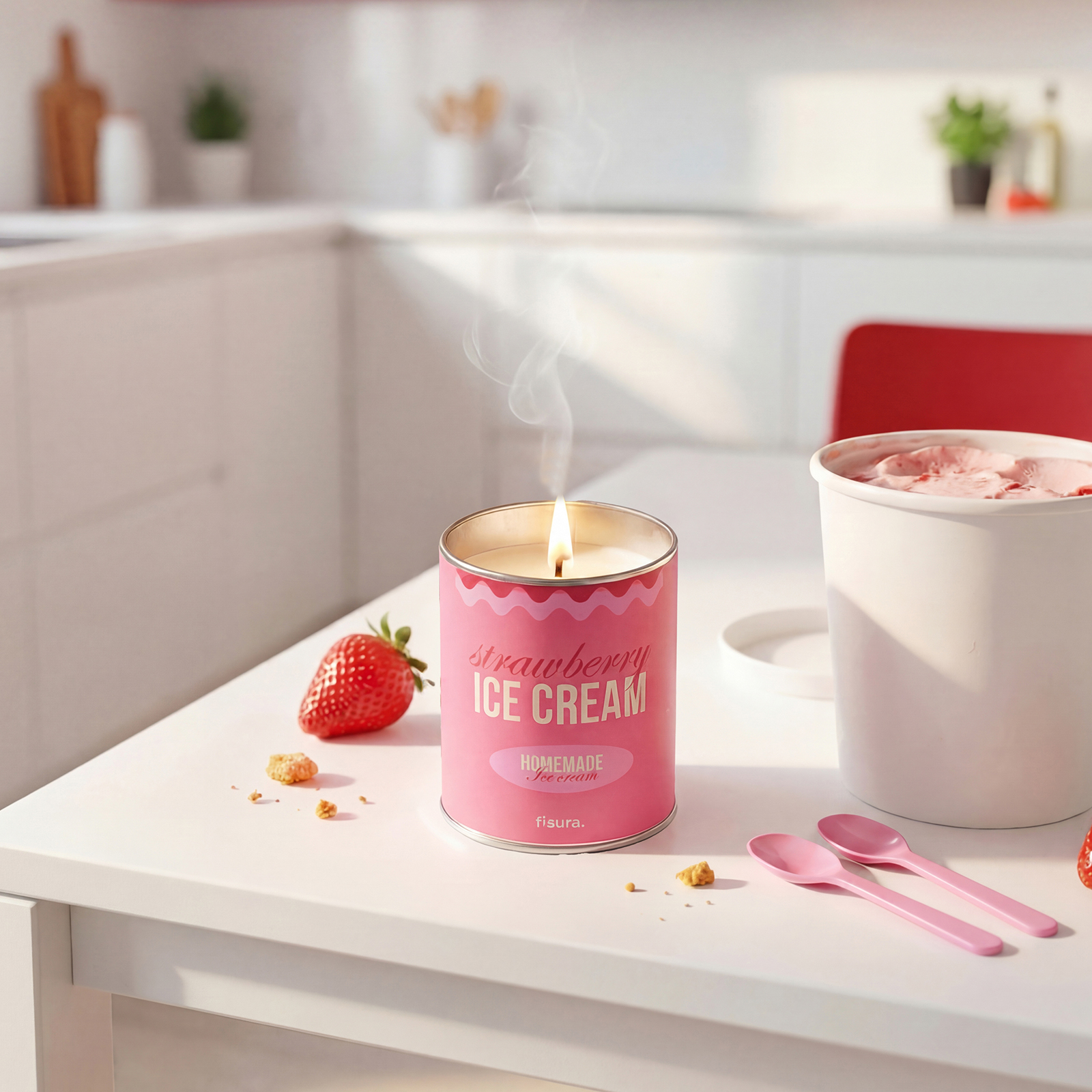 Metal candle STRAWBERRY ICE CREAM strawberries with cream scent