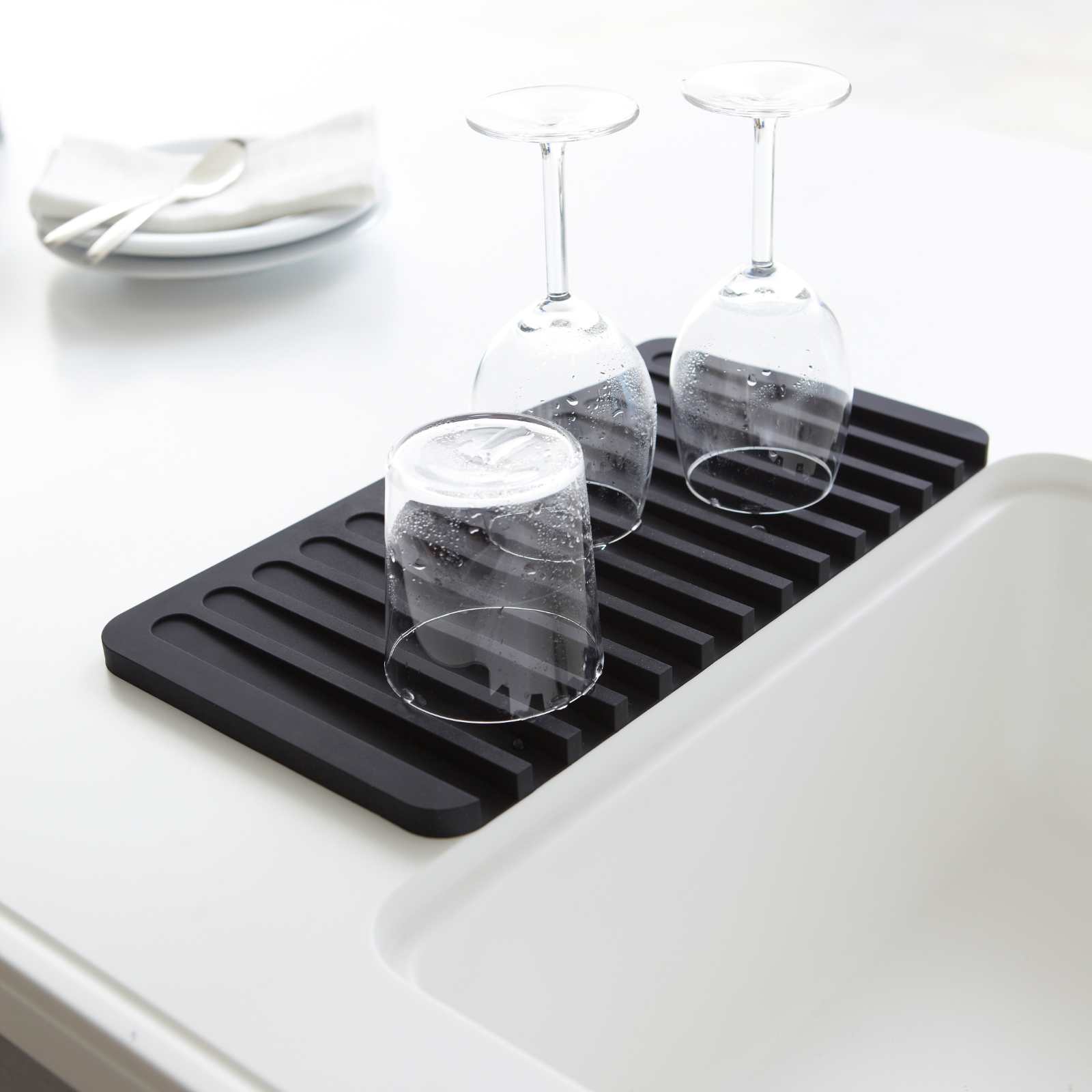 Plateau égouttoir en silicone FLOW noir 