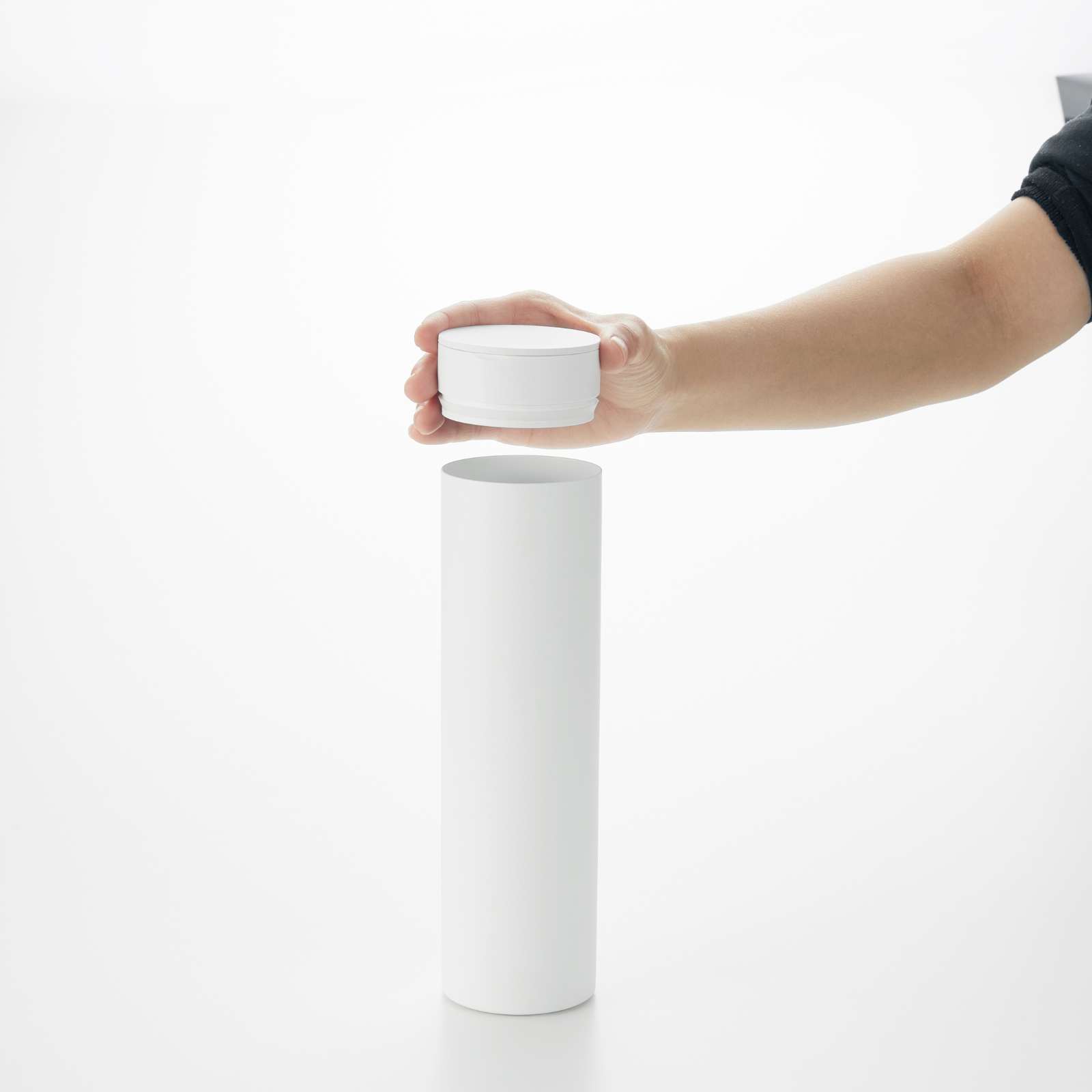 Runde Taschentuchbox TOWER weiss