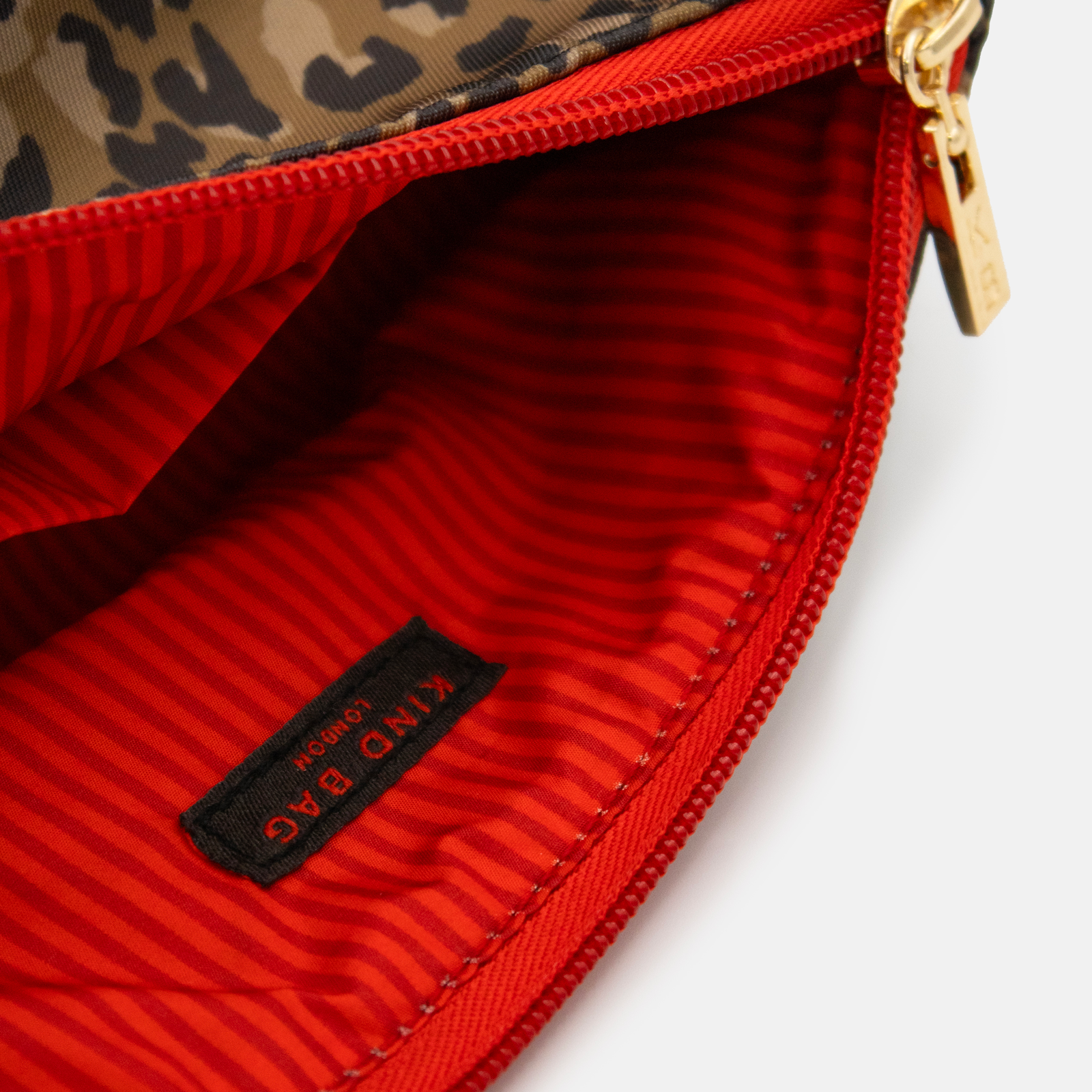 Essentials Case Leopard