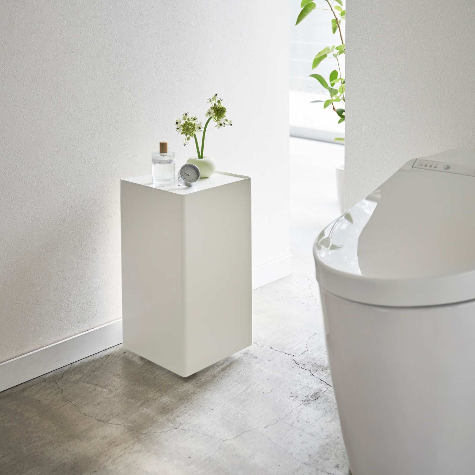 Toilettenpapieraufbewahrung TOWER weiss mit Rollen 