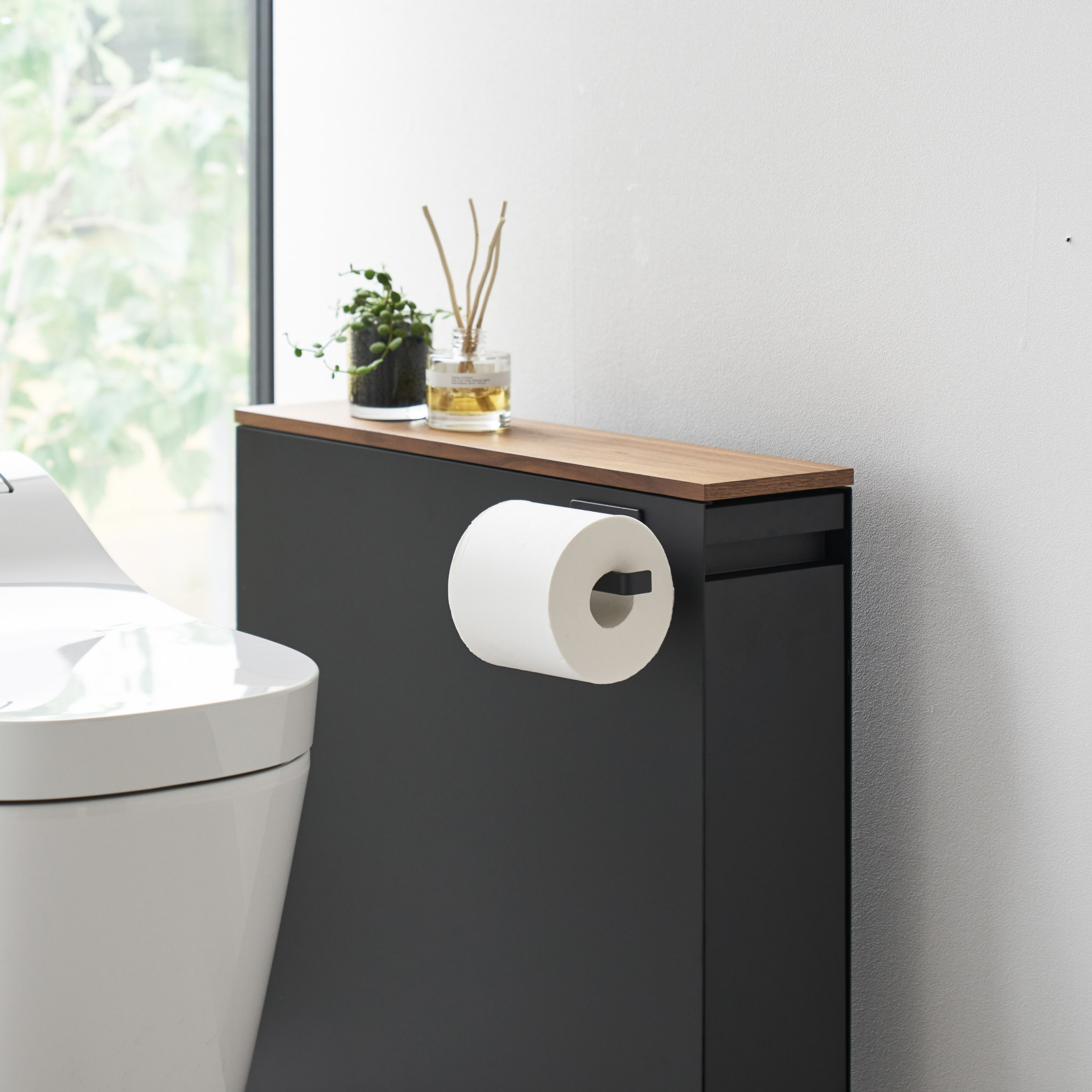 TOWER Magnetischer Toilettenpapierhalter schwarz